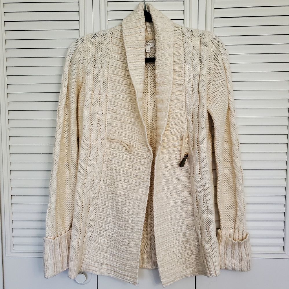 Cream Swester/Cardigan